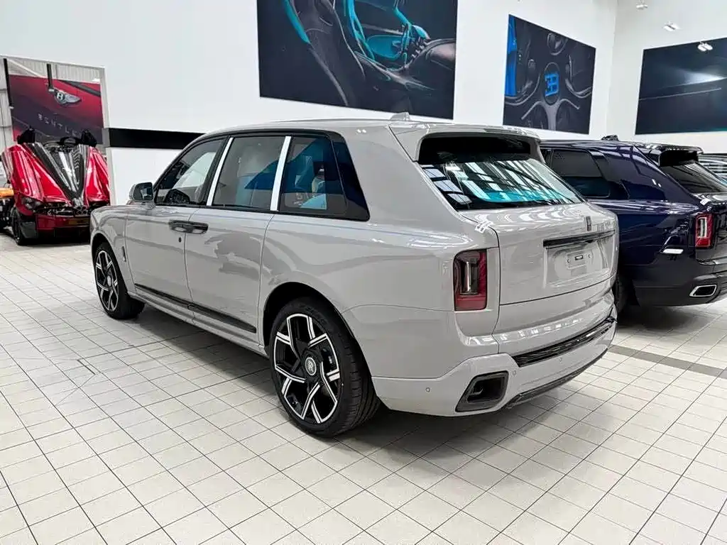 Cullinan Black Badge