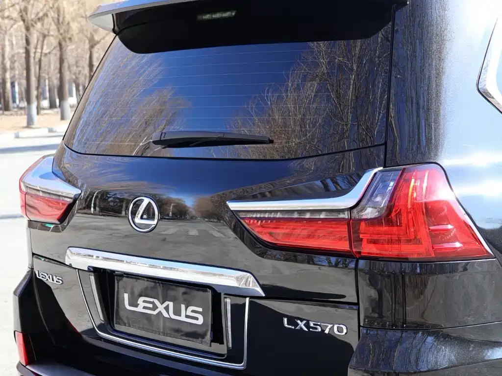Lexus LX 570