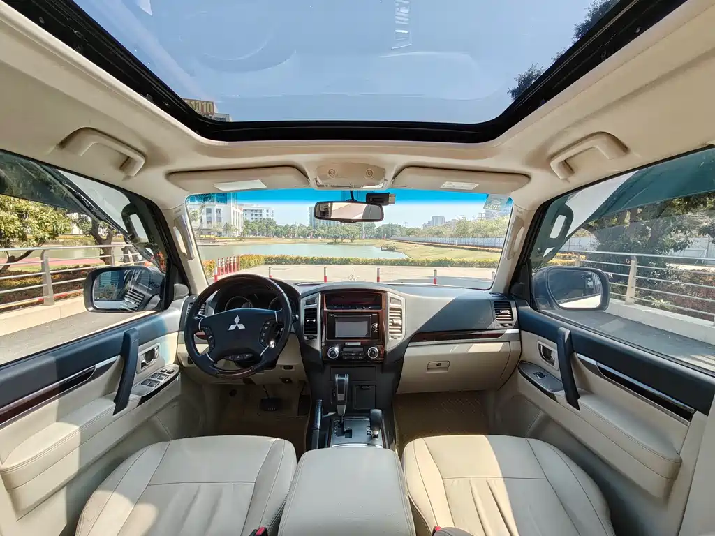 Pajero (Import) 帕杰罗(进口) 2020款 3.8 L 中东版
