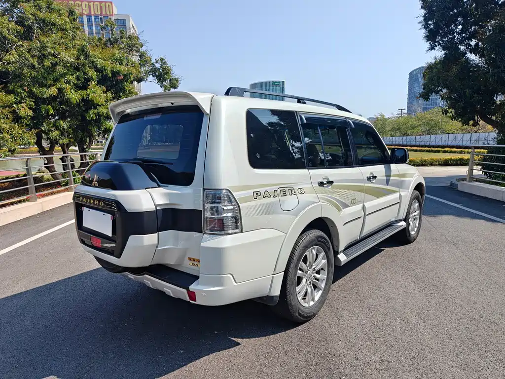 Pajero (Import) 帕杰罗(进口) 2020款 3.8 L 中东版