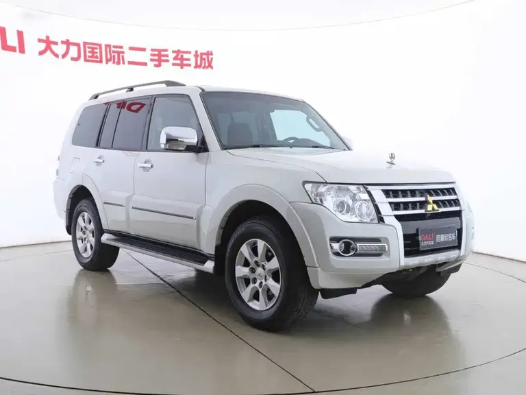 Mitsubishi Pajero (Import) 帕杰罗(进口) V93 2021款 3.0 L 中东版