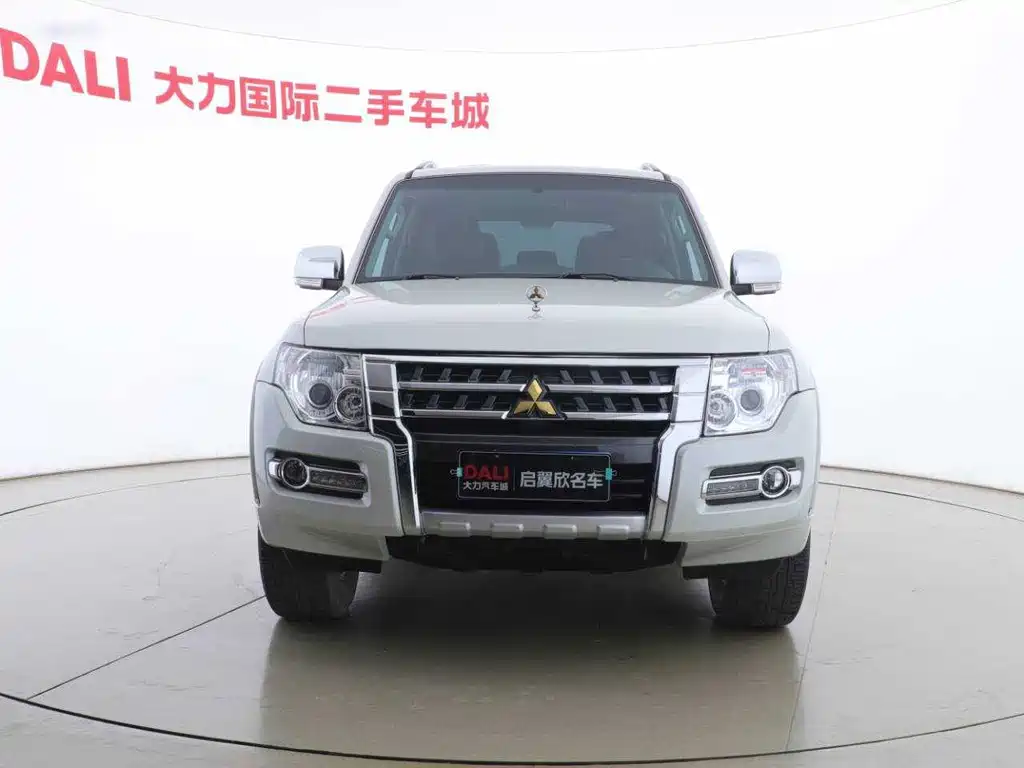 Pajero (Import) 帕杰罗(进口) V93 2021款 3.0 L 中东版