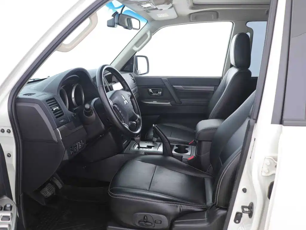 Pajero (Import) 帕杰罗(进口) V93 2021款 3.0 L 中东版
