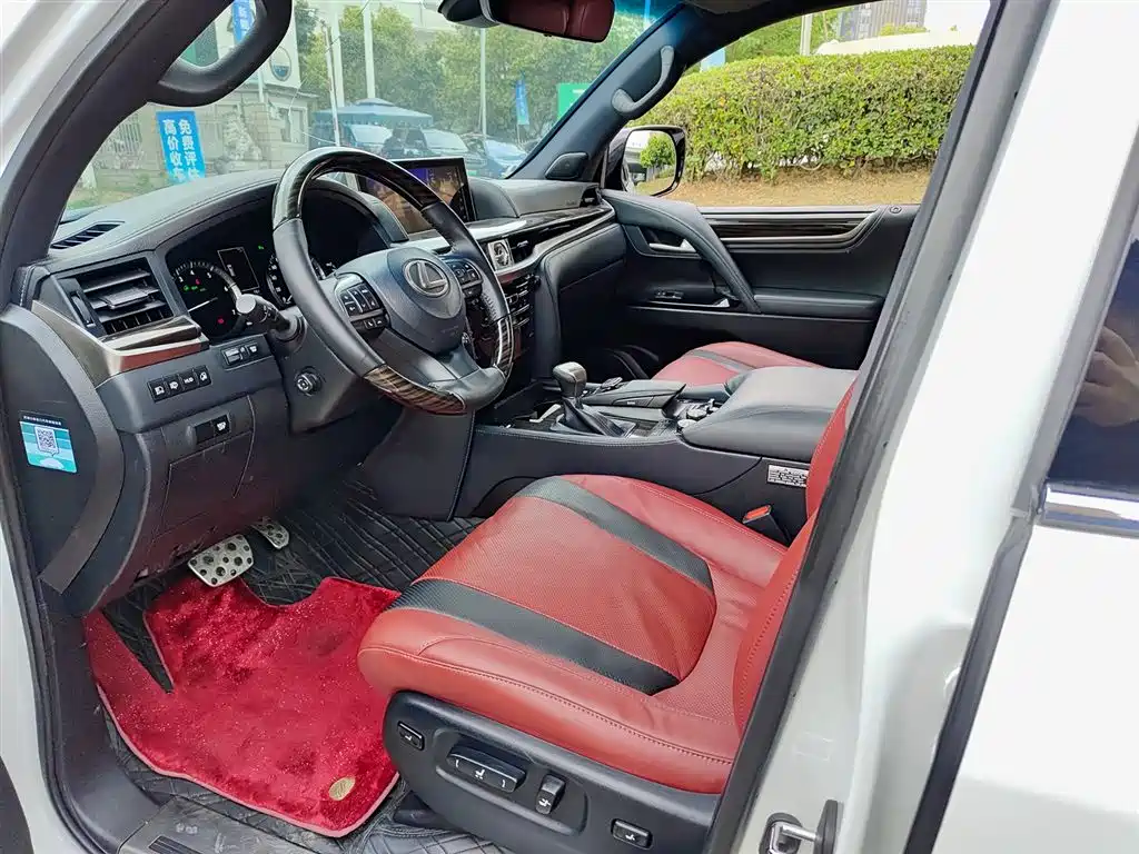 Lexus LX 570 Middle East