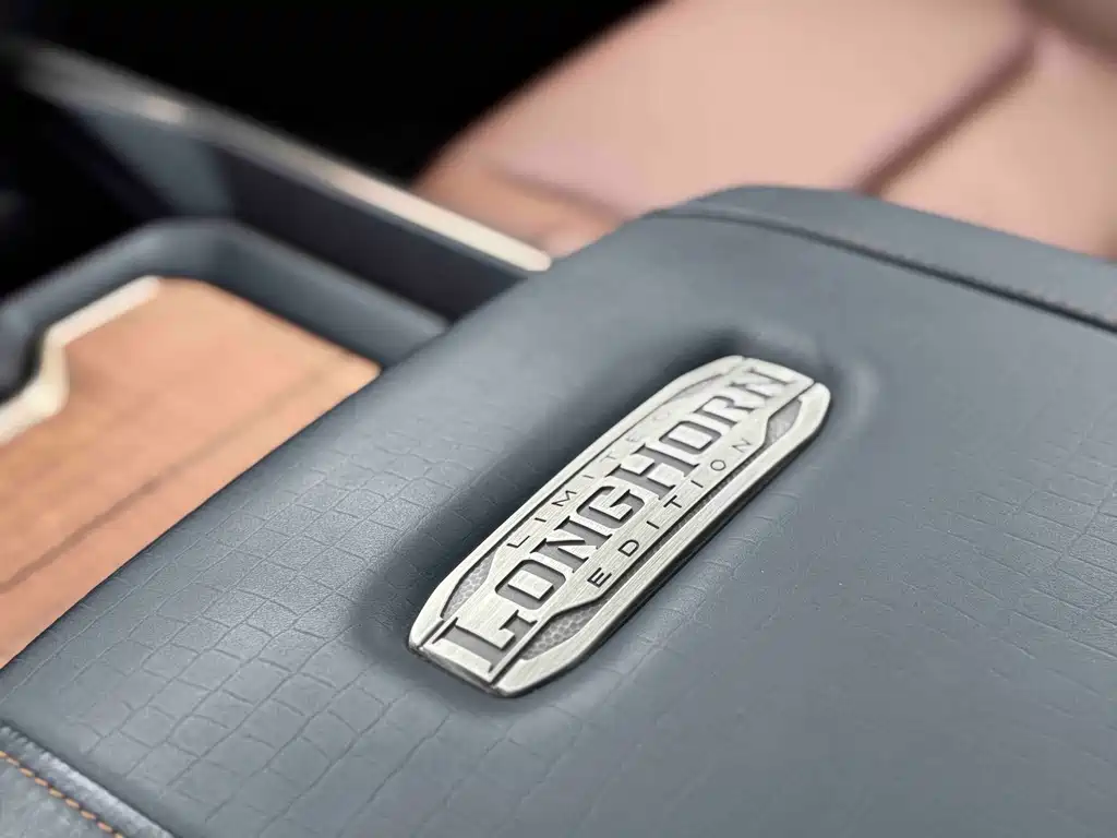 RAM Trucks 5.7 L Auto