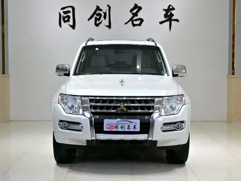Mitsubishi Pajero (Import) 3.8 L Middle East