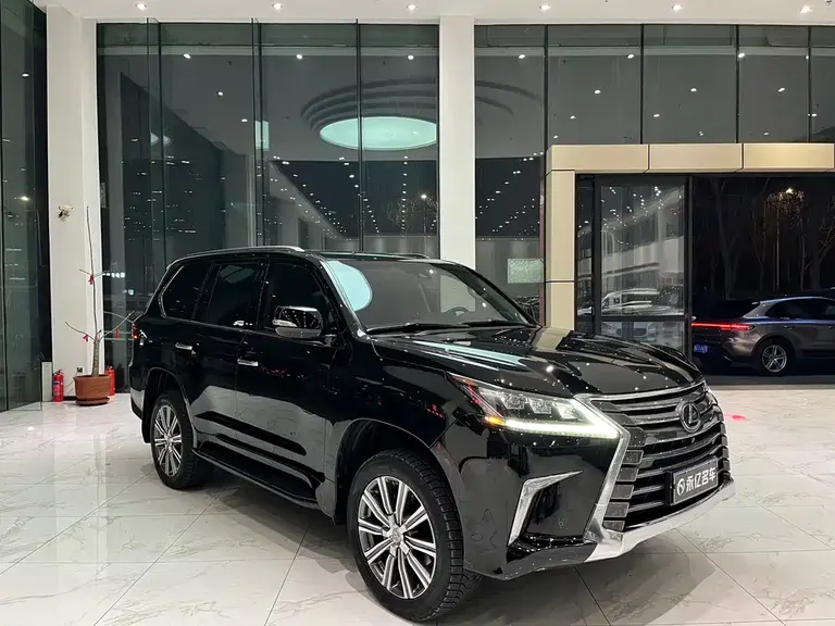 Lexus LX 5.7 L Canada Spec