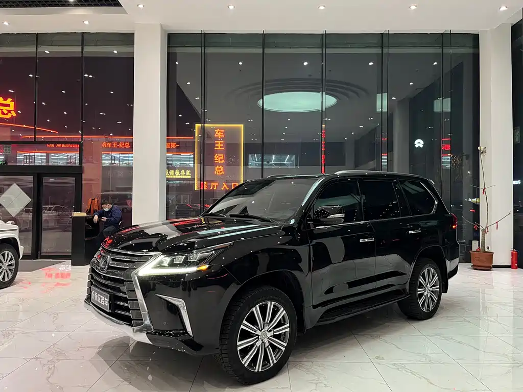 Lexus LX 5.7 L Canada Spec