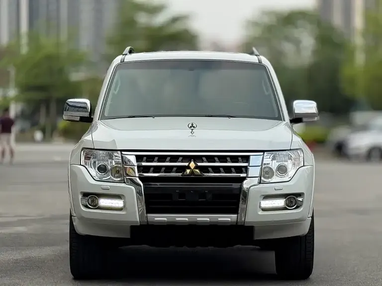 Mitsubishi Pajero (Import) 3.8 L Auto