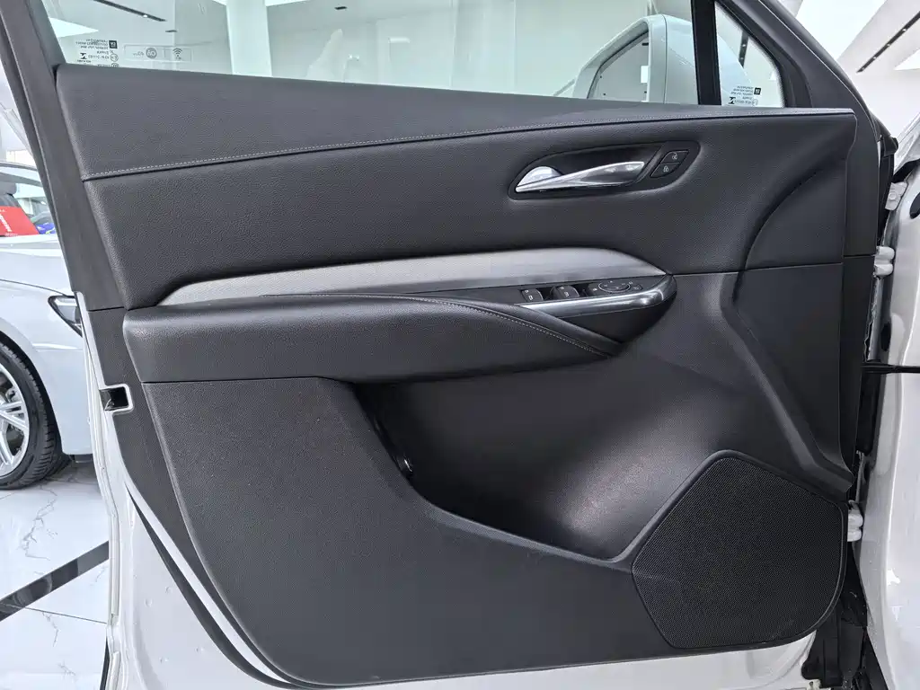 Cadillac XT4 28 T 2 WD Luxury