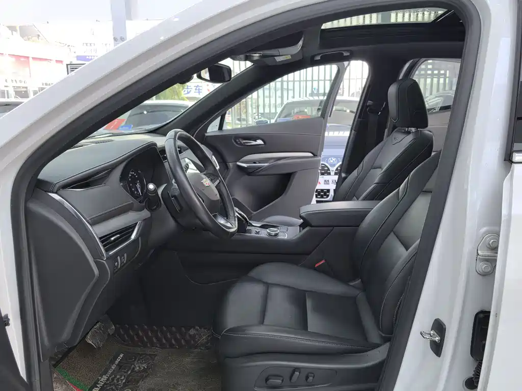 Cadillac XT4 28 T 2 WD Luxury