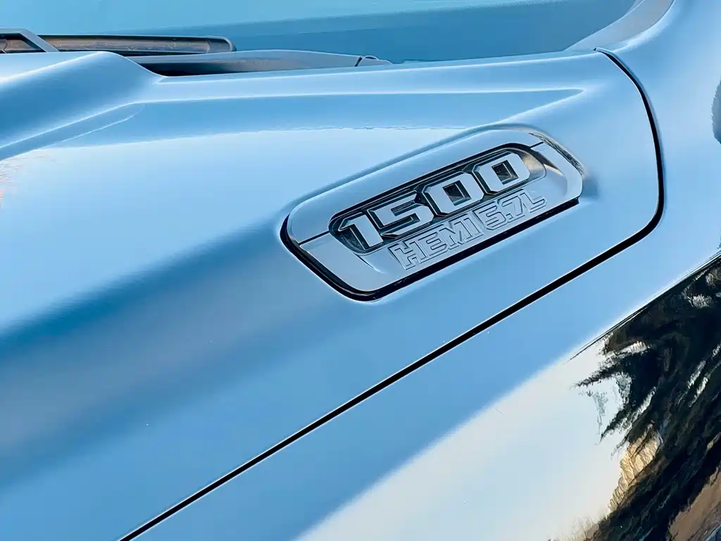 RAM Trucks 5.7 L Auto