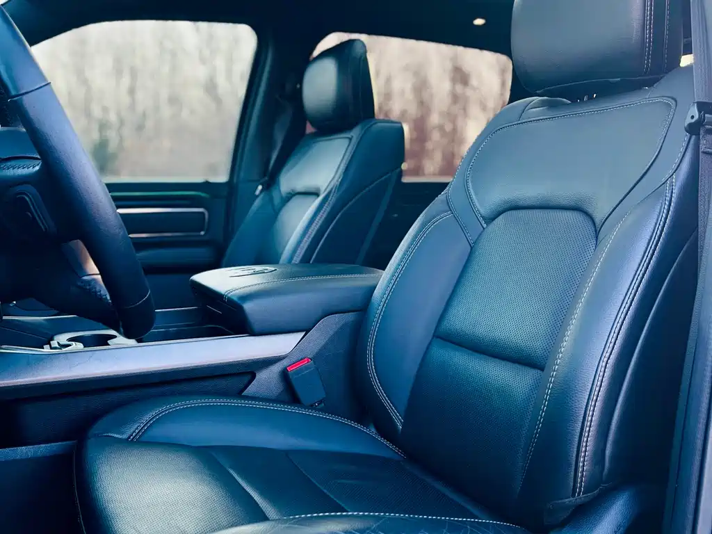 RAM Trucks 5.7 L Auto