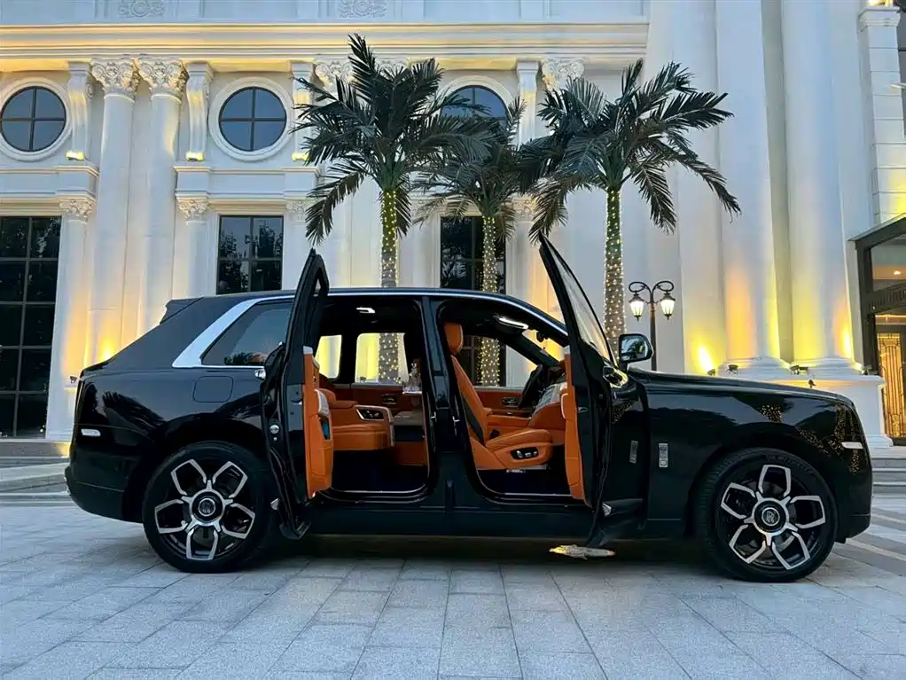 Cullinan Black Badge
