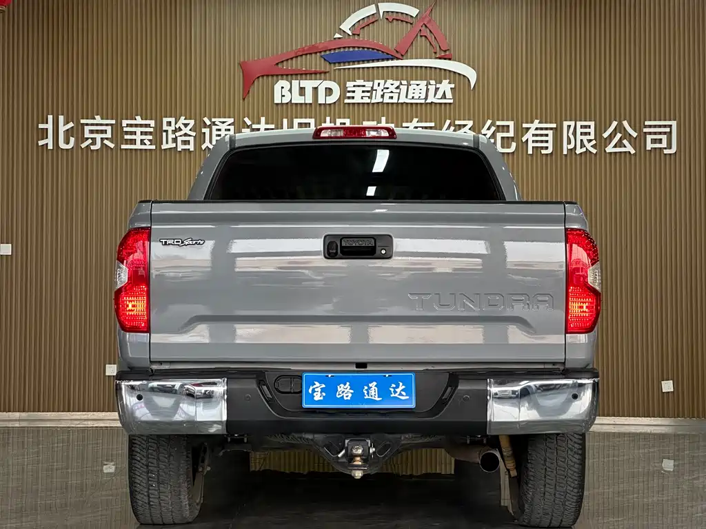 Tundra 坦途 2018款 5.7 L SR5 TRD Sport运动 加规版