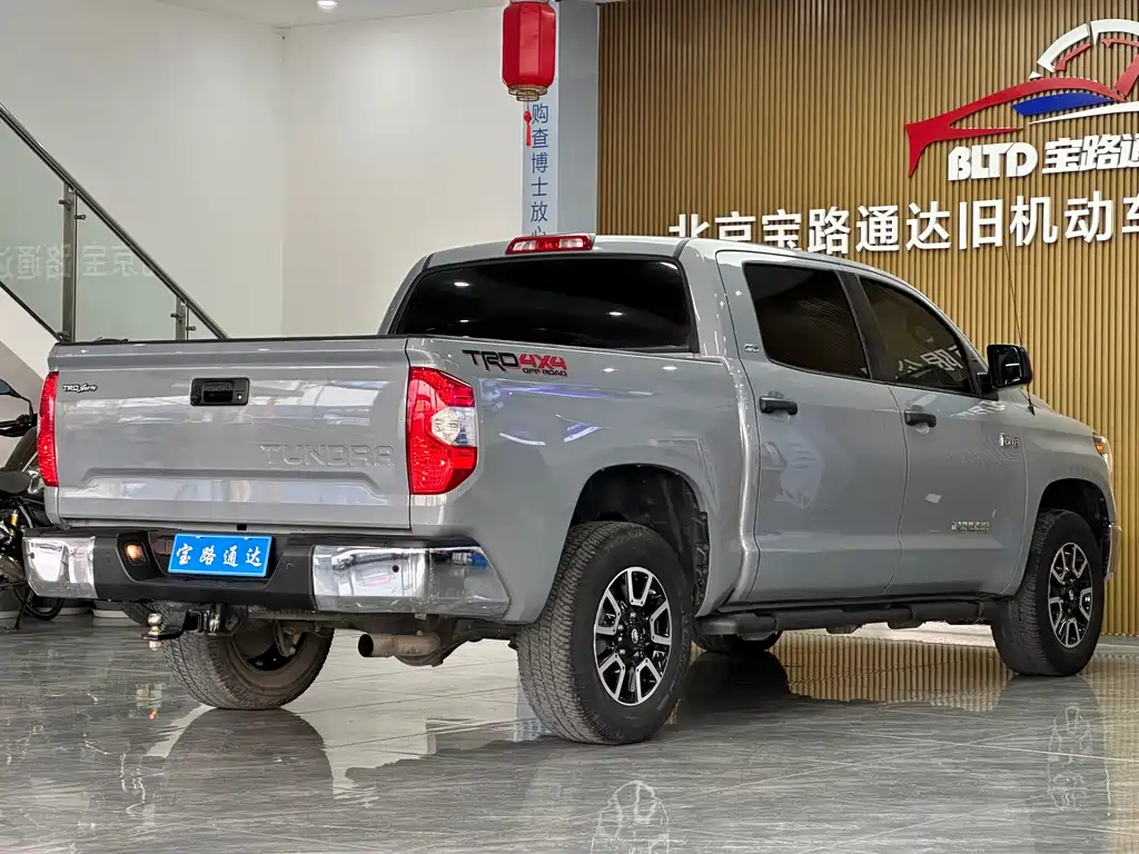 Tundra 坦途 2018款 5.7 L SR5 TRD Sport运动 加规版