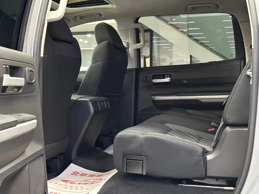 Tundra 坦途 2018款 5.7 L SR5 TRD Sport运动 加规版