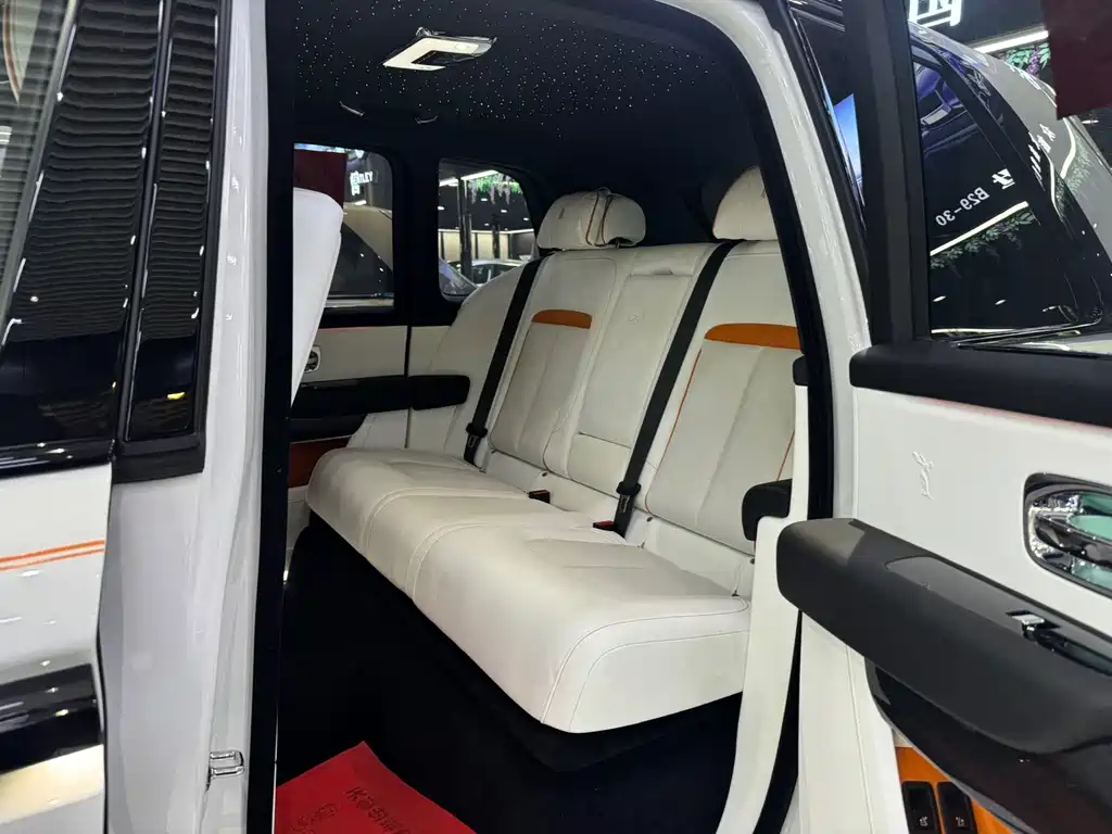 Cullinan Black Badge