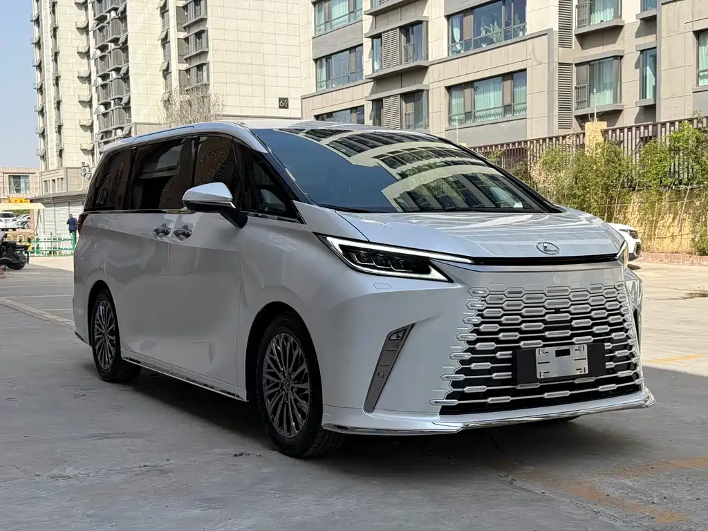 Lexus LM 350 h 4-seat