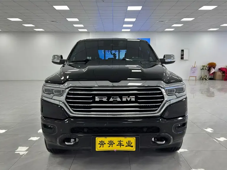 RAM Trucks RAM Trucks 2023款 5.7 L 中东版