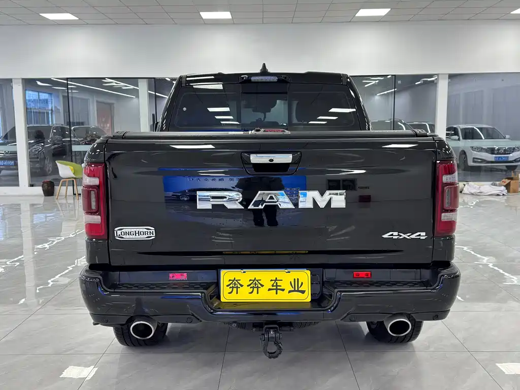 RAM Trucks RAM Trucks 2023款 5.7 L 中东版