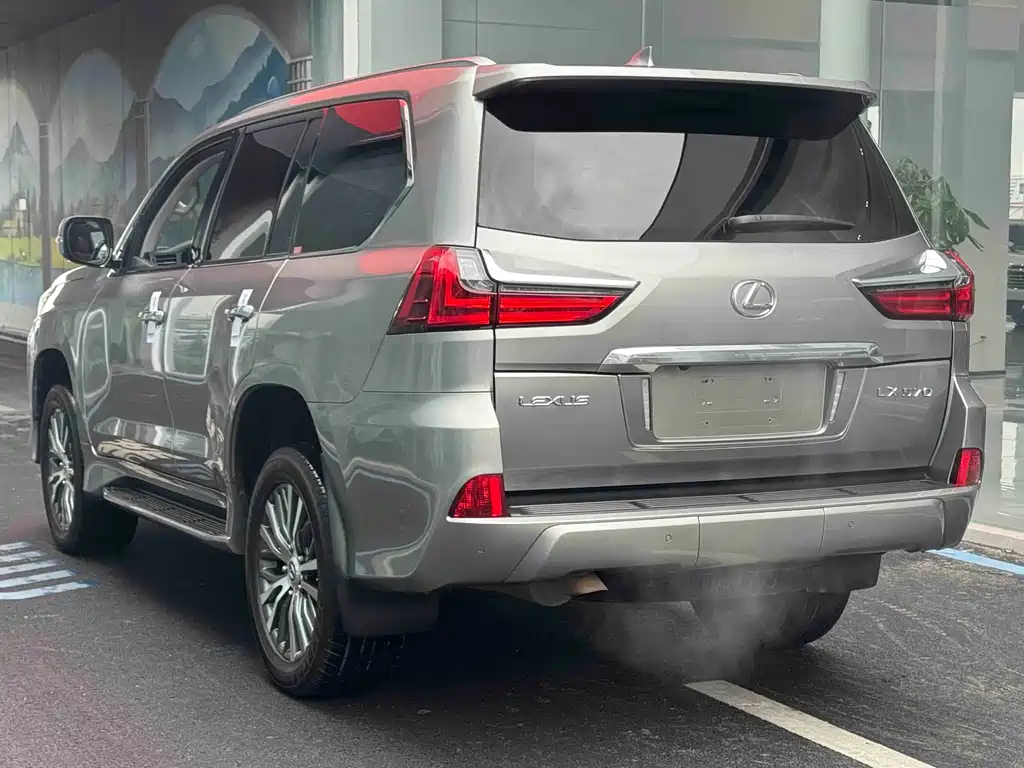 Lexus LX 570