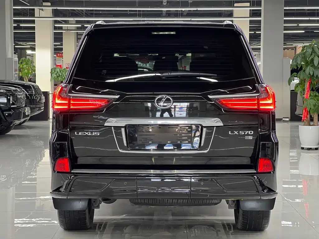 Lexus LX 雷克萨斯LX 2022款 570 中东版