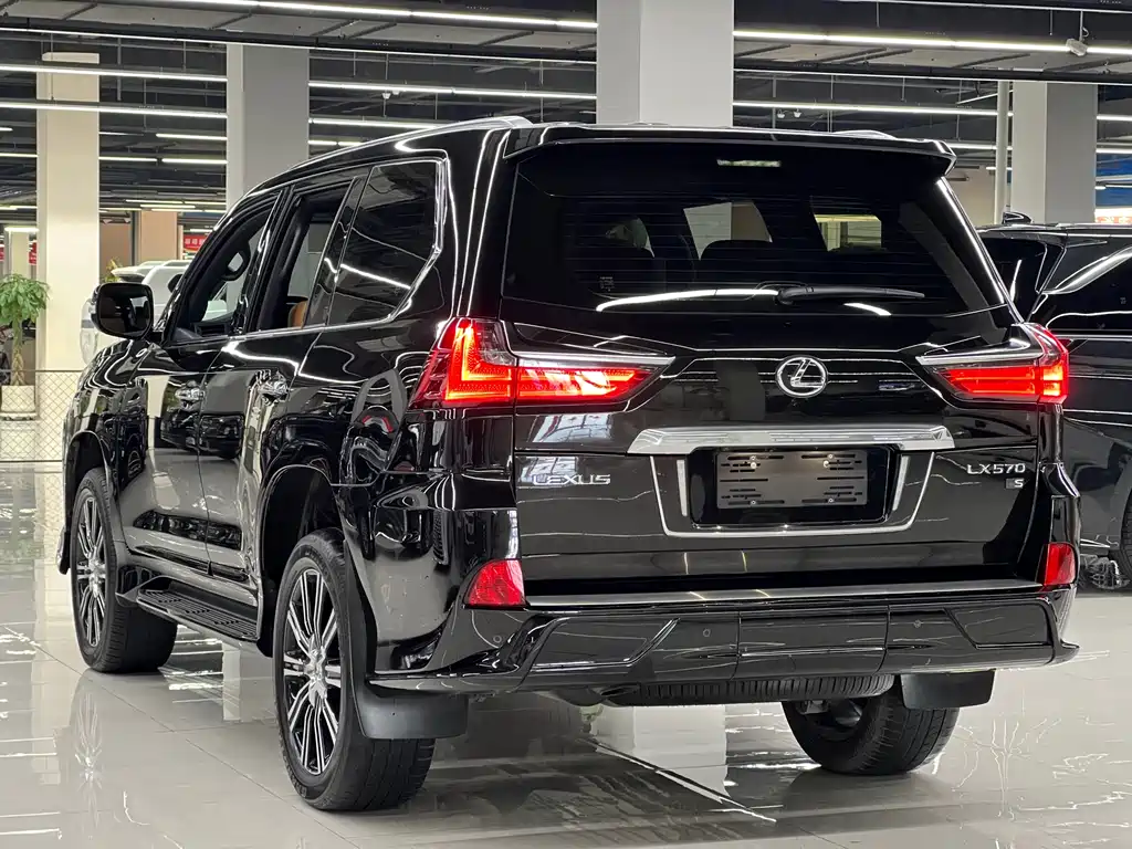 Lexus LX 雷克萨斯LX 2022款 570 中东版
