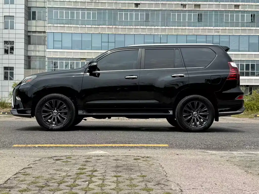 Lexus GX 4.6 L US Spec