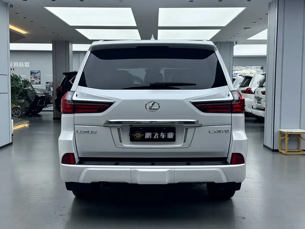 Lexus LX 570 Canada Spec