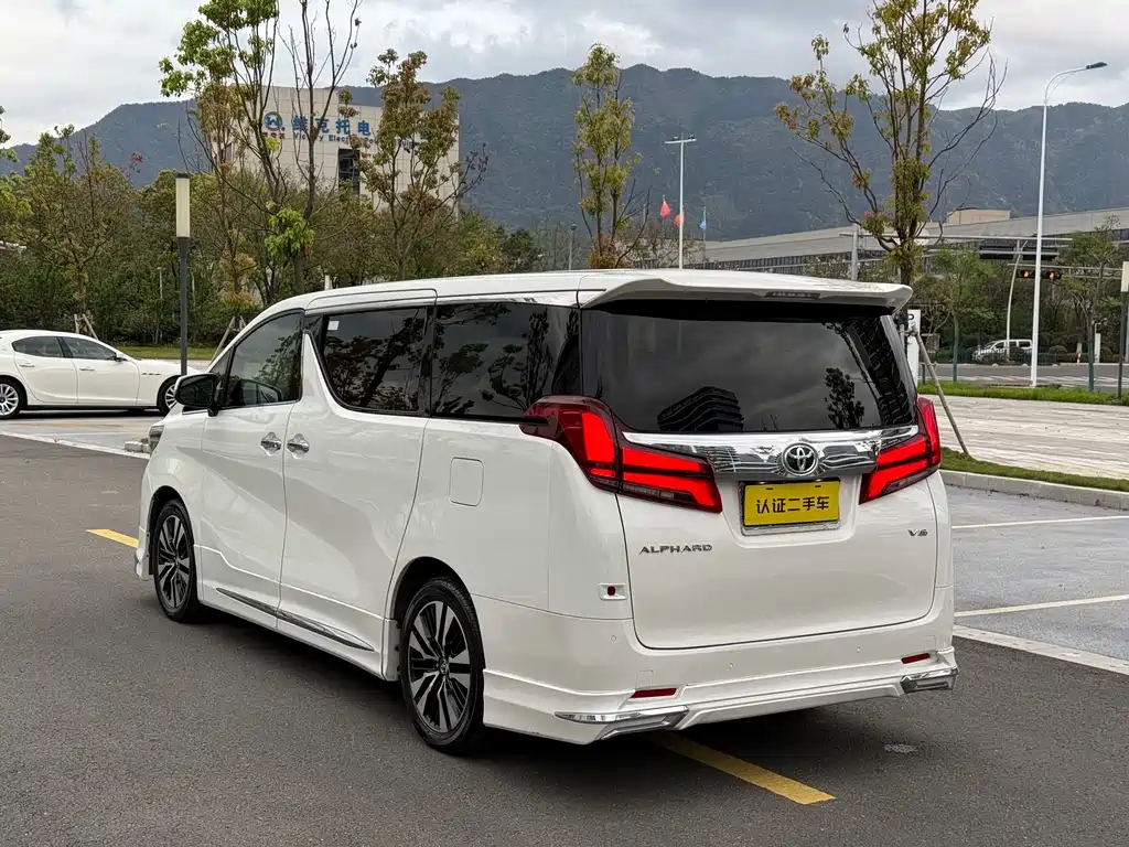 Alphard 埃尔法 2018款 3.5 L 天坛版