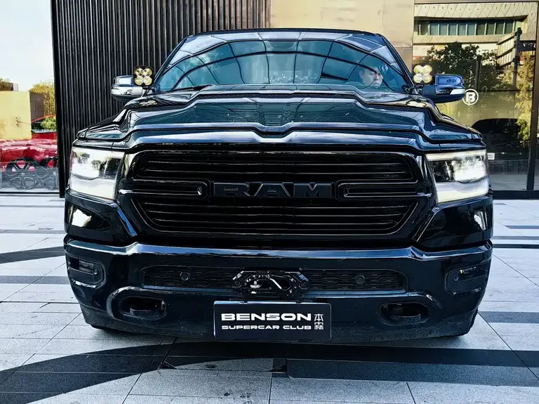 RAM Trucks 5.7 L Auto