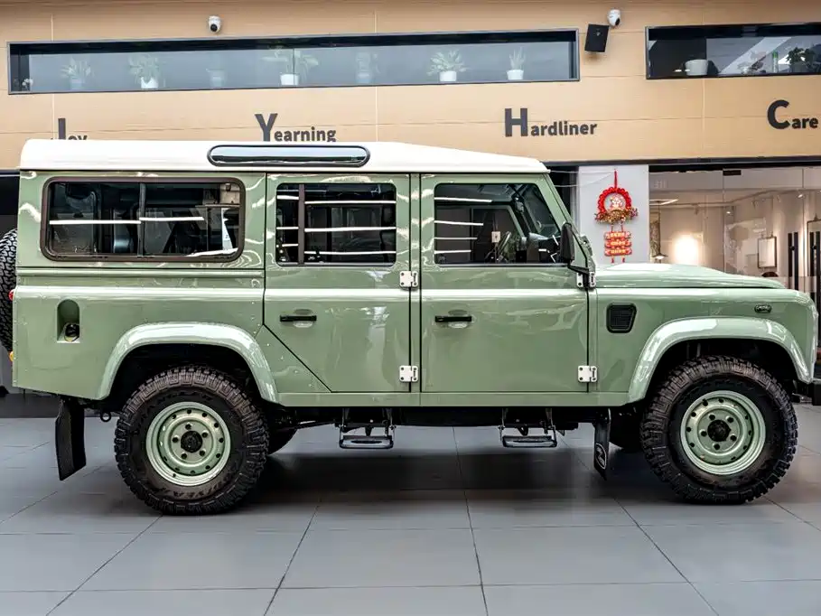 Land Rover Defender Land Rover Defender 2.2 T Diesel EU Spec