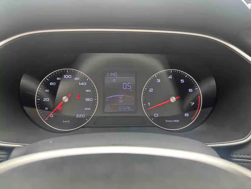 Roewe RX3 荣威RX3 2020款 1.6 L CVT狮王宝座4 G互联旗舰版
