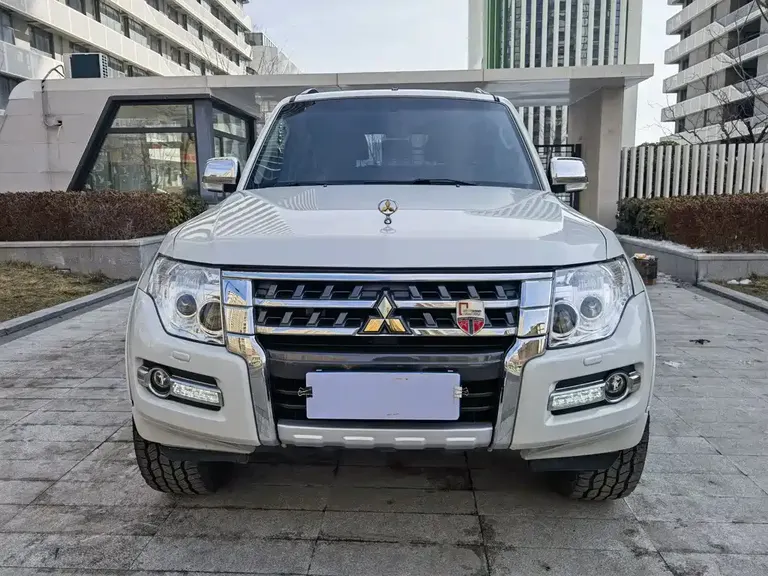 Mitsubishi Pajero (Import) 3.8 L Auto