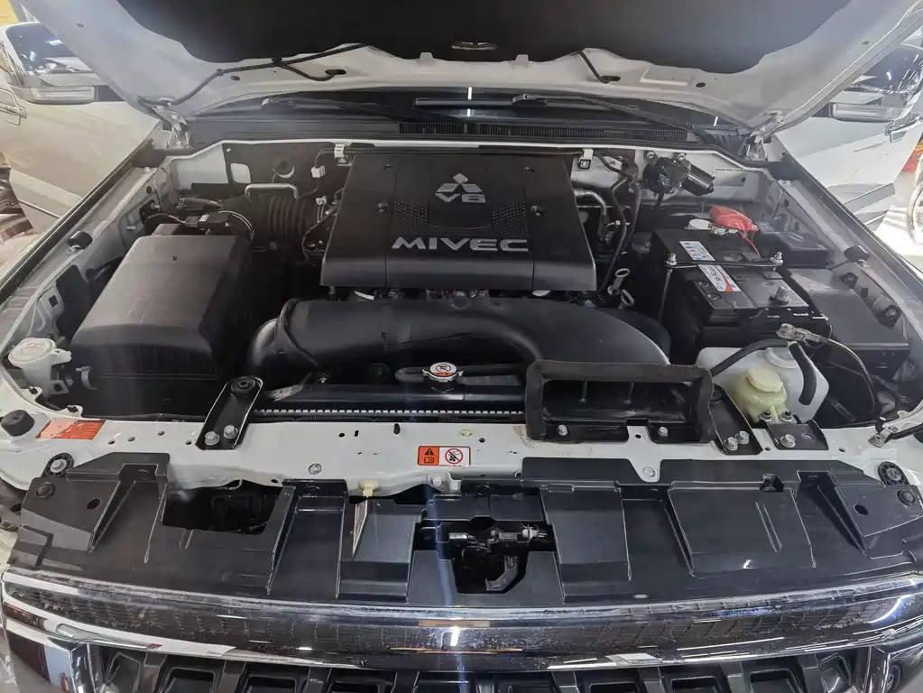Pajero (Import) 3.8 L Auto