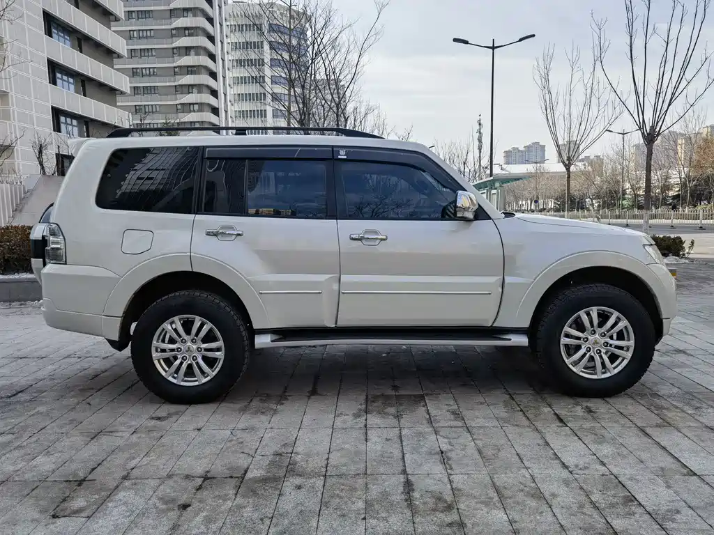 Pajero (Import) 3.8 L Auto