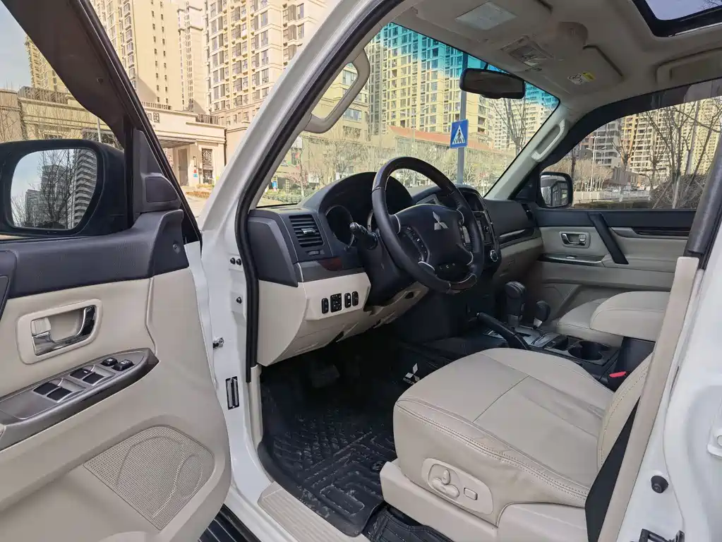 Pajero (Import) 3.8 L Auto