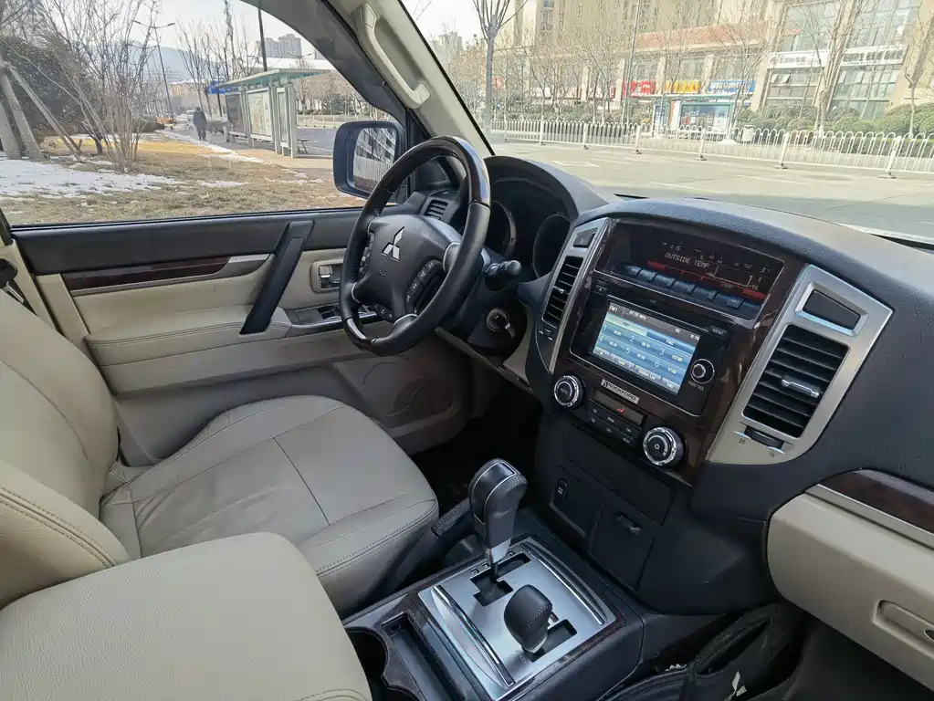 Pajero (Import) 3.8 L Auto