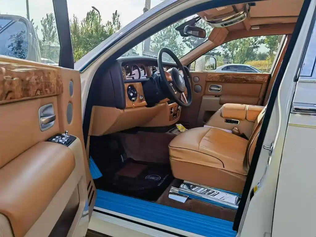 Phantom 6.7 L Auto