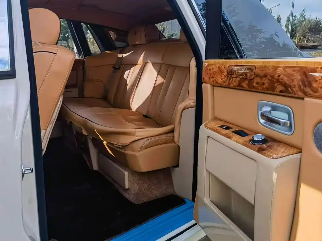 Phantom 6.7 L Auto