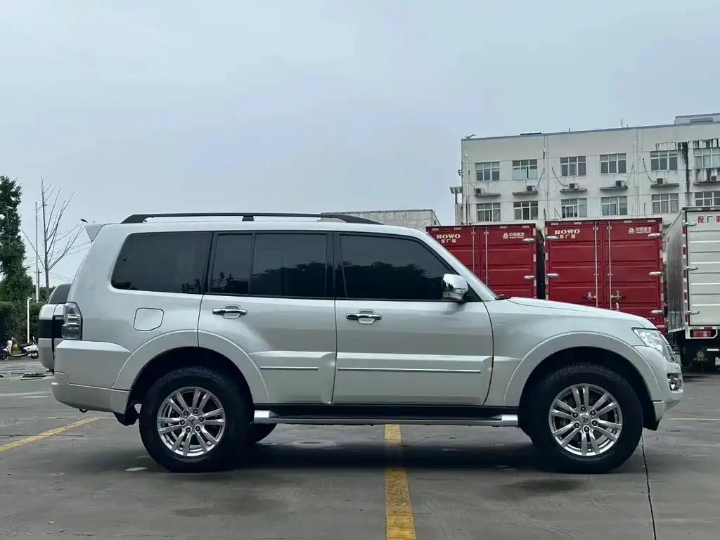 Pajero (Import) 3.8 L Auto