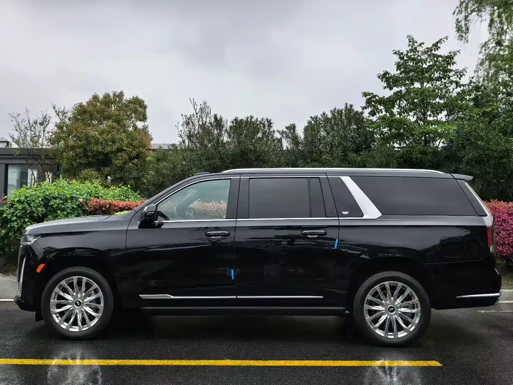 Escalade 6.2 L Extended