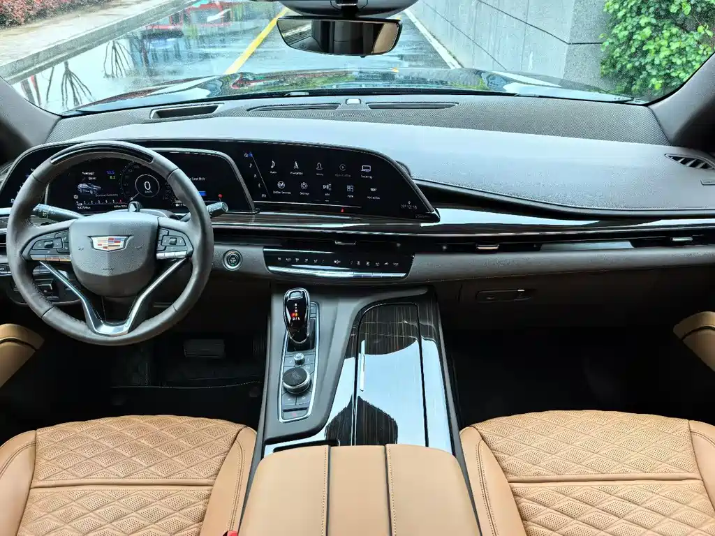 Escalade 6.2 L Extended
