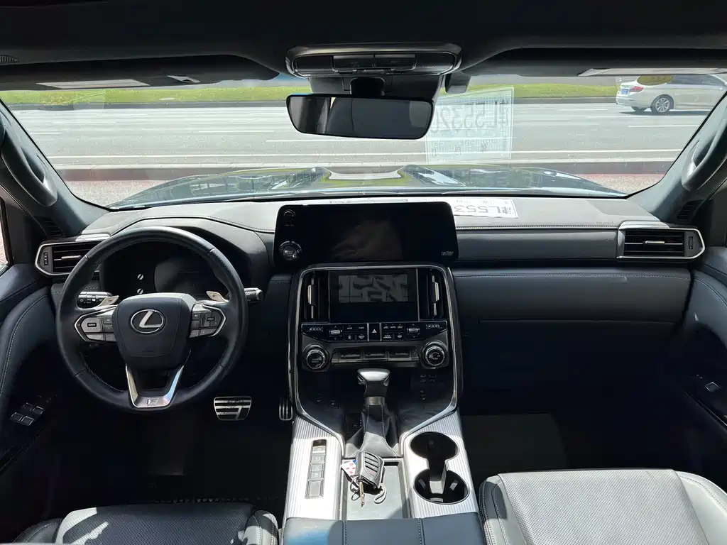 Lexus LX 600 Canada Spec