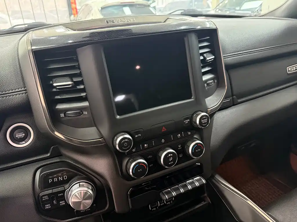RAM Trucks RAM Trucks 2020款 1500 5.7 L 运动版