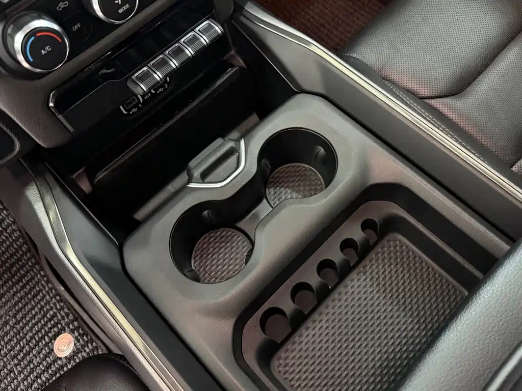 RAM Trucks RAM Trucks 2020款 1500 5.7 L 运动版