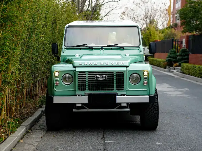 Land Rover Defender Land Rover Defender 2.2 T Diesel EU Spec