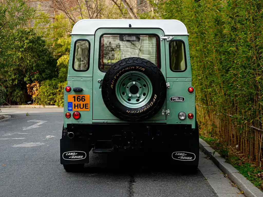 Land Rover Defender Land Rover Defender 2.2 T Diesel EU Spec