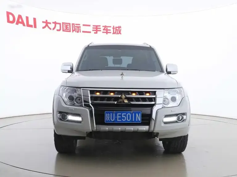 Mitsubishi Pajero (Import) 3.8 L Middle East